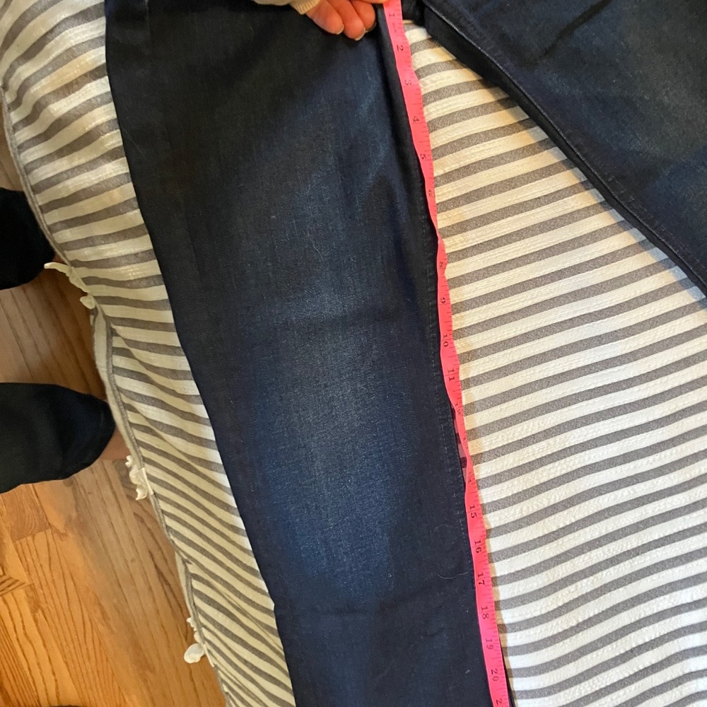 Mother The Mid Rise Dazzler Jeans size 26 Now or Never Dark Wash Stretch -HEMMED - Picture 14 of 15